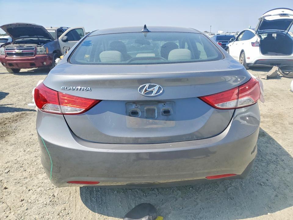 2013 HYUNDAI ELANTRA GLS — Фото 6 из 13