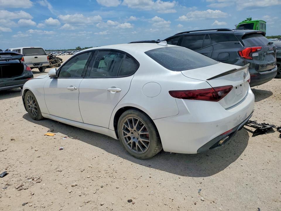 2017 ALFA ROMEO GIULIA TI — Фото 2 из 12