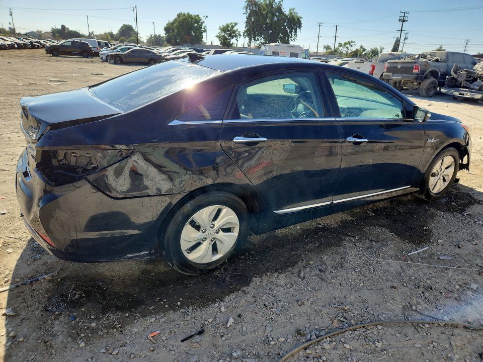 KMHEC4A4XDA051250 2013 HYUNDAI SONATA photo no. 3