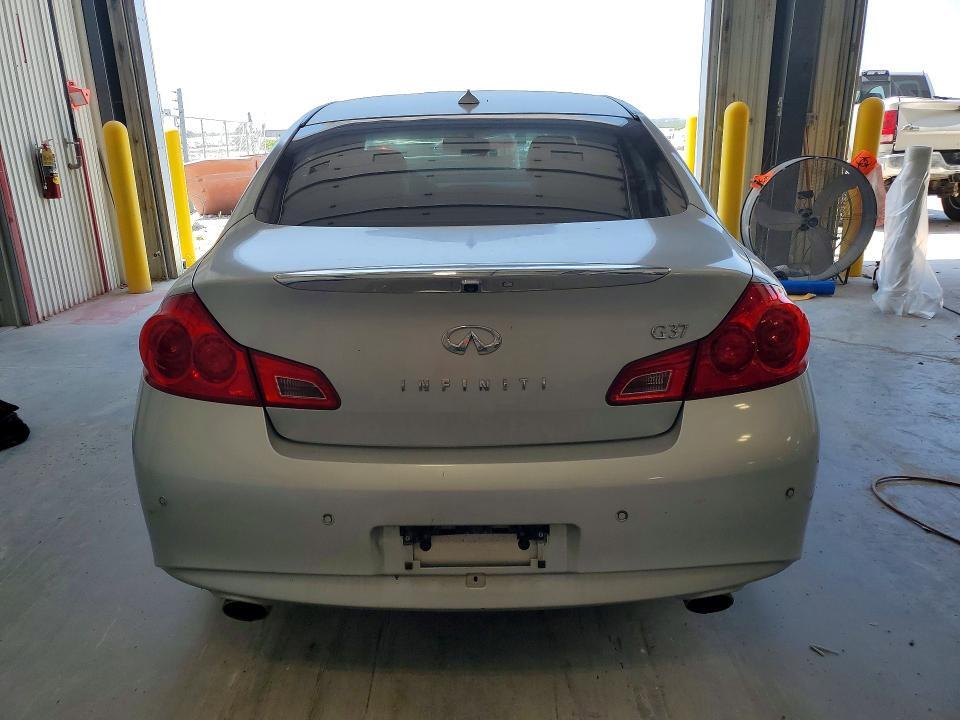 2013 INFINITI G37 SEDAN JOURNEY — Фото 6 из 13