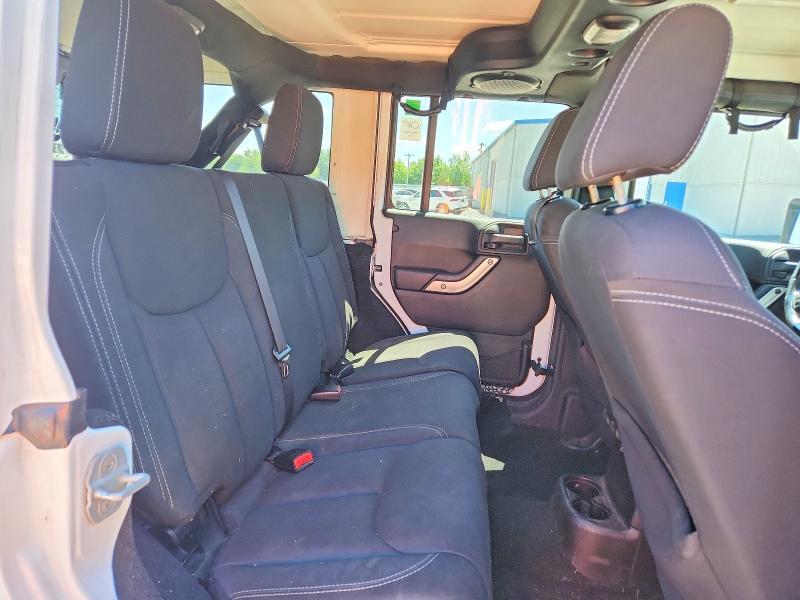 2013 JEEP WRANGLER UNLIMITED SAHARA — Фото 10 из 12