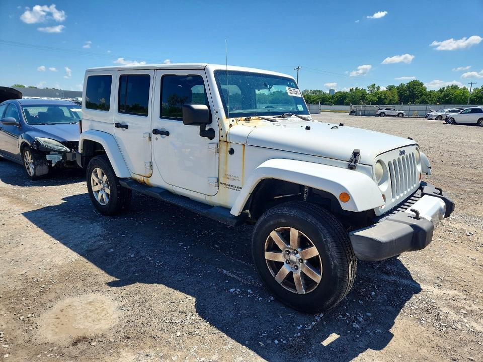 2013 JEEP WRANGLER UNLIMITED SAHARA — Фото 4 из 12