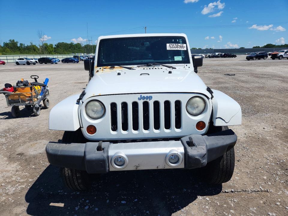 2013 JEEP WRANGLER UNLIMITED SAHARA — Фото 5 из 12