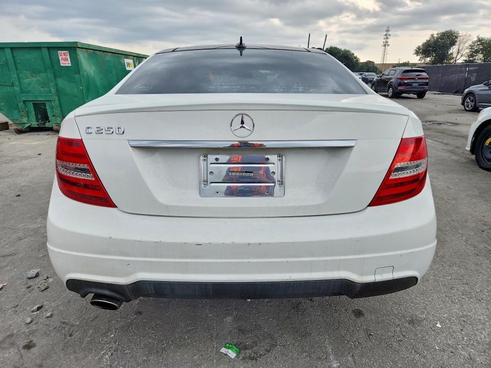 2013 MERCEDES-BENZ C 250 — Фото 6 из 12