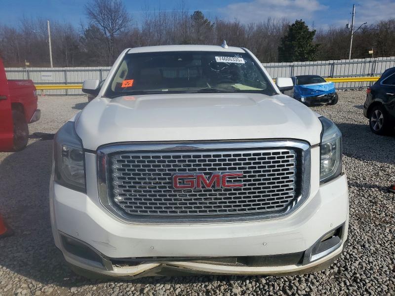 2016 GMC YUKON DENALI — Фото 5 из 13