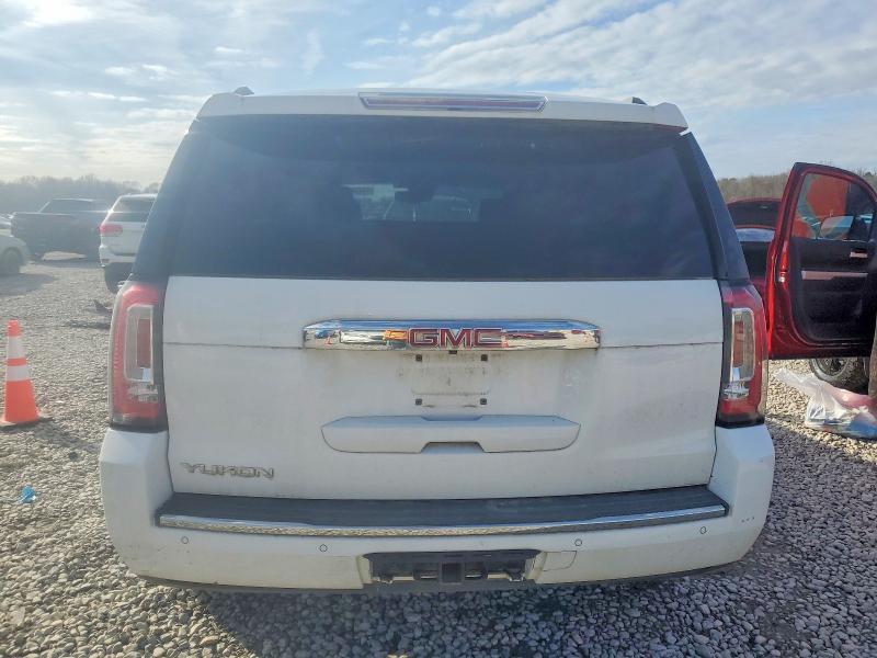 2016 GMC YUKON DENALI — Фото 6 из 13