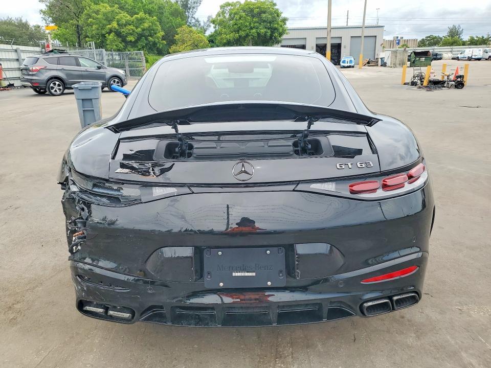 2025 MERCEDES-BENZ AMG GT 63 — Фото 6 из 12