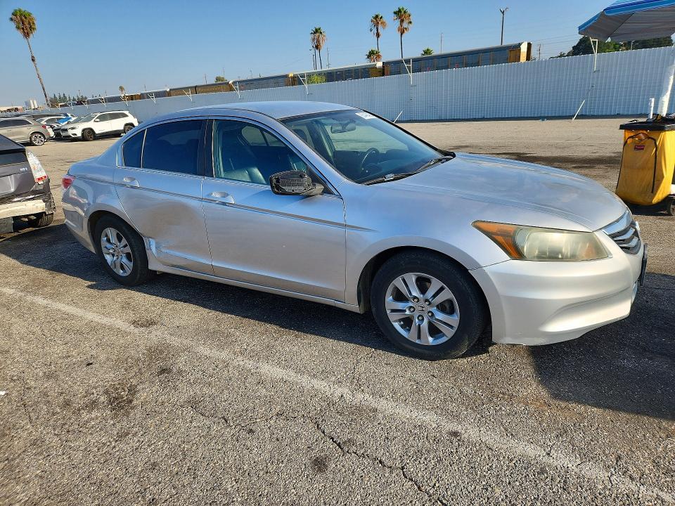 1HGCP2F61BA002595 2011 HONDA ACCORD photo no. 4