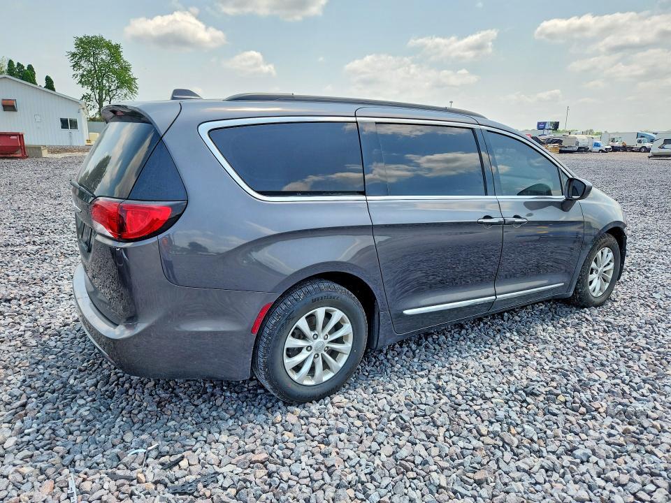 2017 CHRYSLER PACIFICA TOURING L — Фото 3 из 13