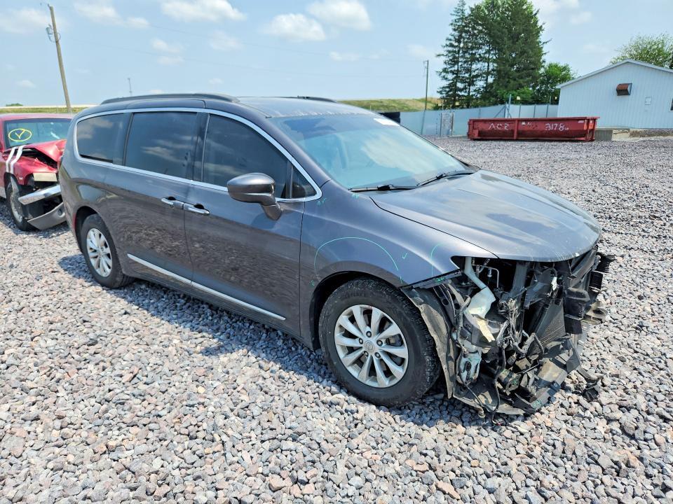 2017 CHRYSLER PACIFICA TOURING L — Фото 4 из 13
