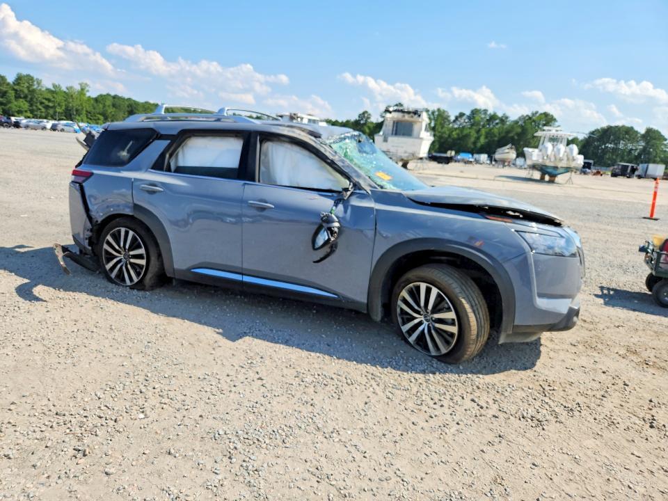 2025 NISSAN PATHFINDER PLATINUM — Фото 4 из 13