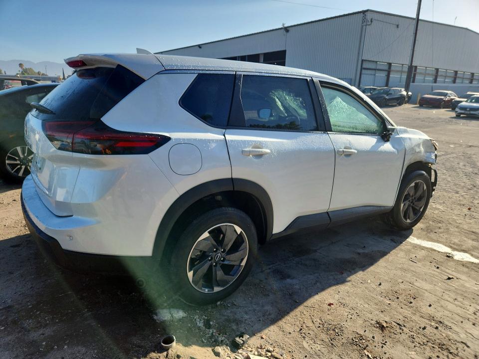 5N1BT3BA7SC776369 2025 NISSAN ROGUE photo no. 3