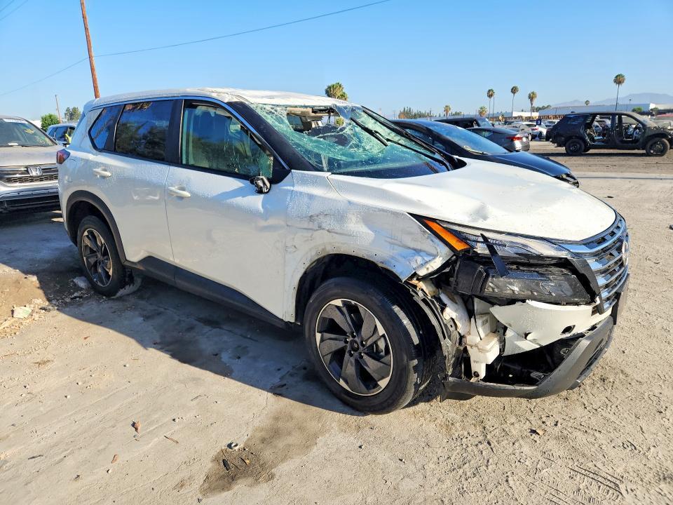 5N1BT3BA7SC776369 2025 NISSAN ROGUE photo no. 4