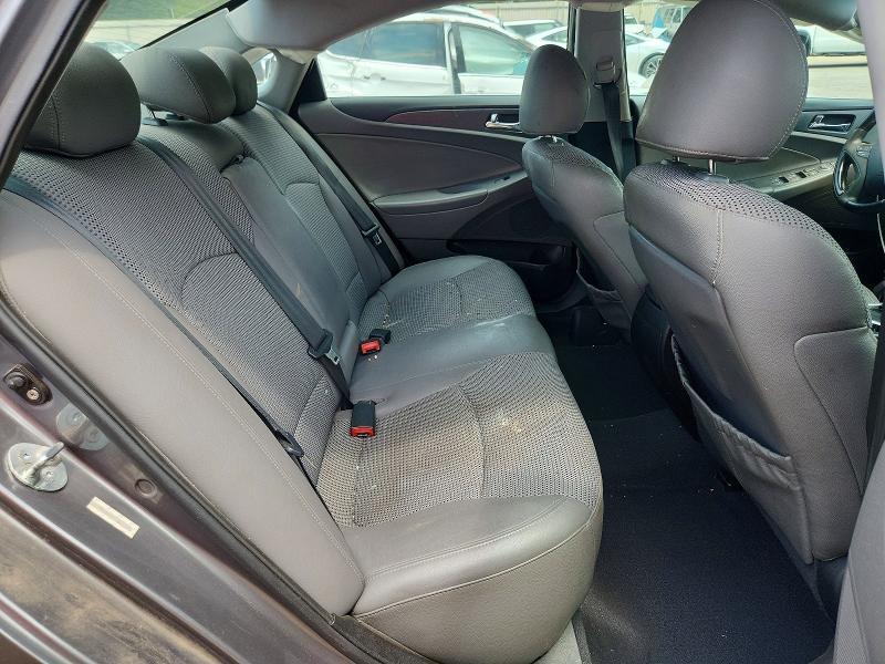 2011 HYUNDAI SONATA SE — Фото 10 из 12