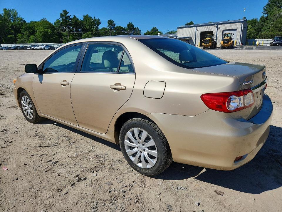2T1BU4EE0DC027302 2013 TOYOTA COROLLA photo no. 2