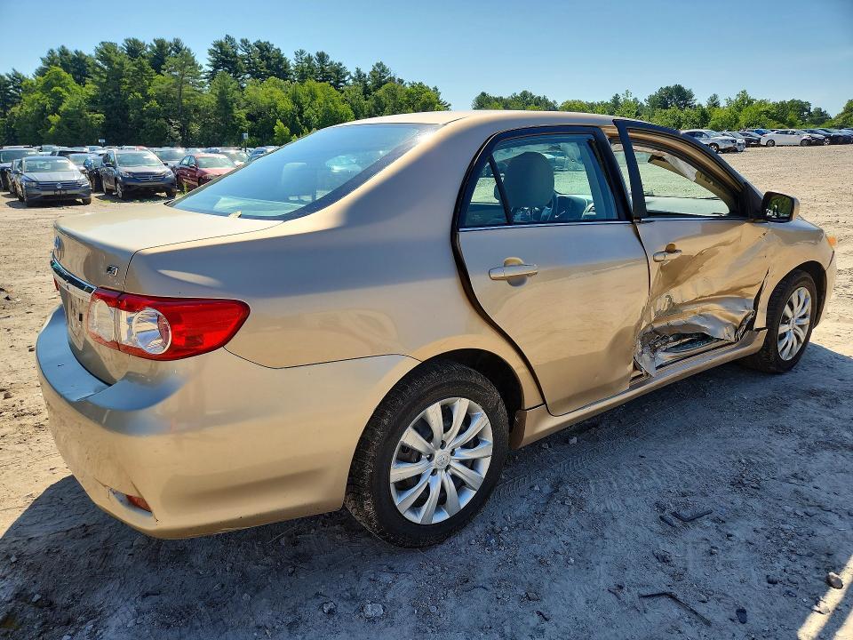 2T1BU4EE0DC027302 2013 TOYOTA COROLLA photo no. 3
