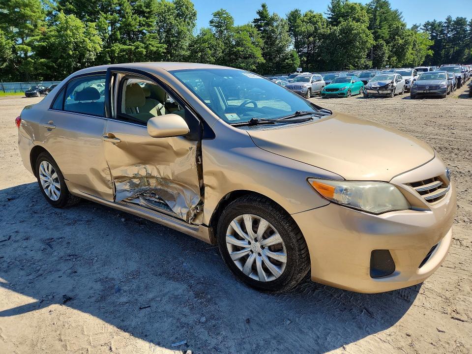 2T1BU4EE0DC027302 2013 TOYOTA COROLLA photo no. 4