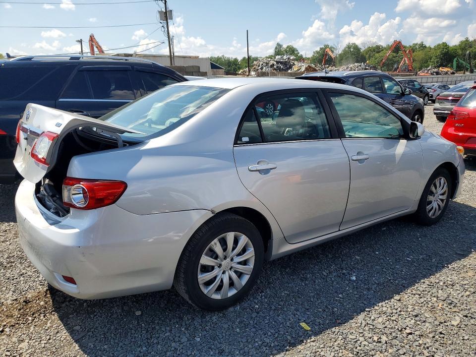 2T1BU4EE9DC094769 2013 TOYOTA COROLLA photo no. 3