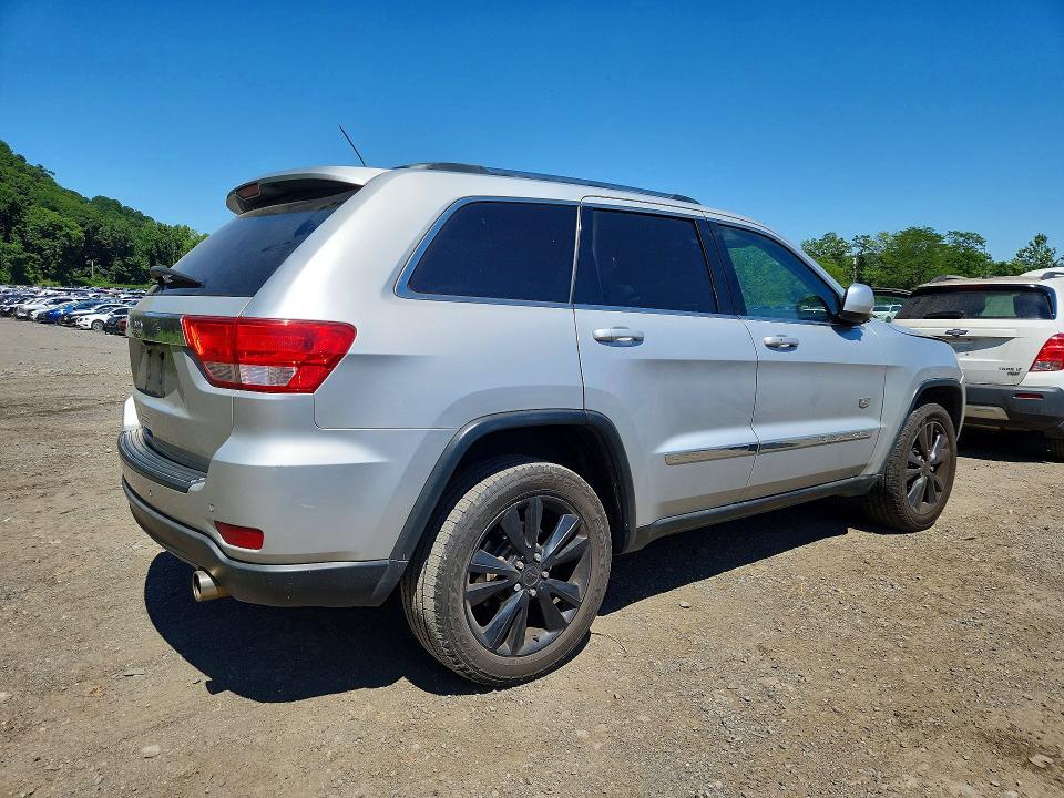 2011 JEEP GRAND CHEROKEE LAREDO — Фото 3 из 13