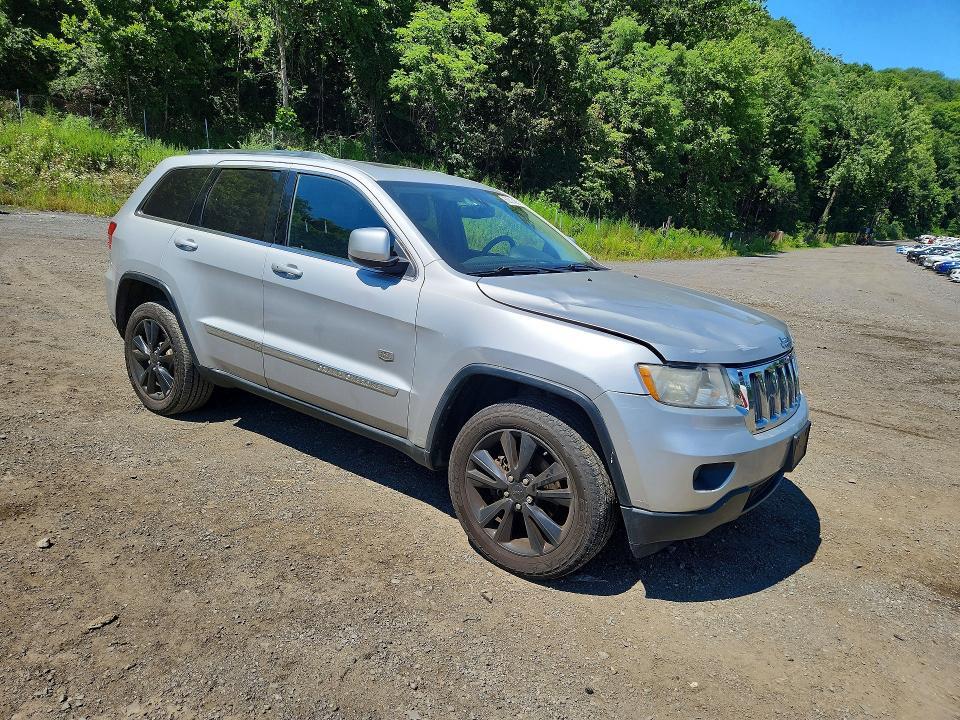 2011 JEEP GRAND CHEROKEE LAREDO — Фото 4 из 13