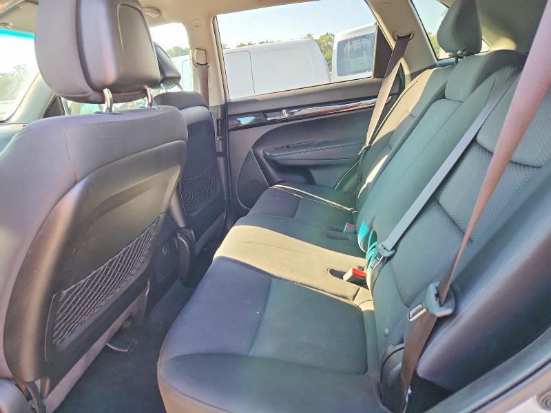 2011 KIA SORENTO LX — Фото 11 из 13