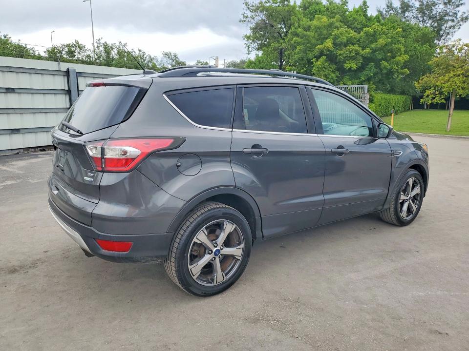 2017 FORD ESCAPE SE — Фото 3 из 13