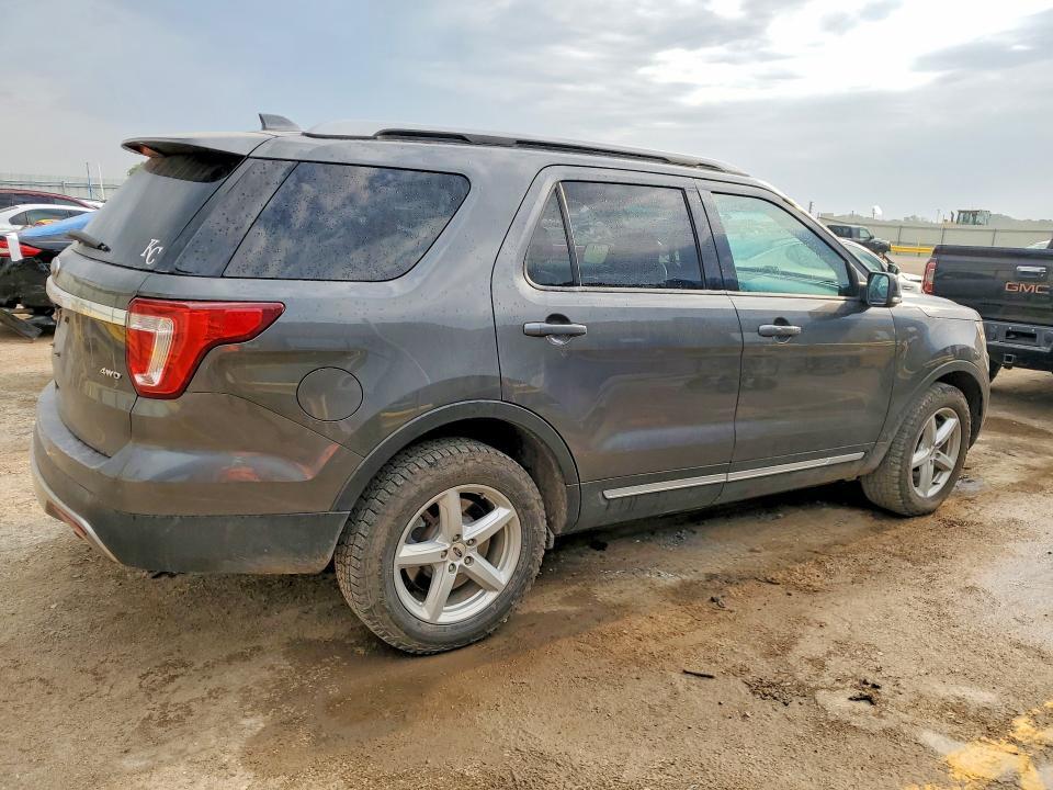 2017 FORD EXPLORER XLT — Фото 3 из 13