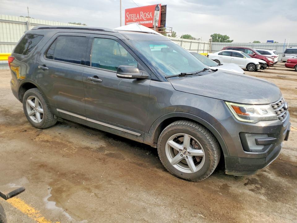 2017 FORD EXPLORER XLT — Фото 4 из 13