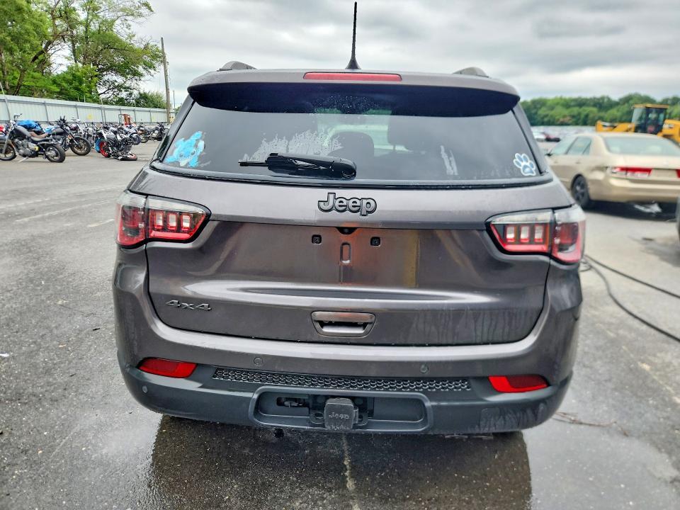 2021 JEEP COMPASS 80TH EDITION — Фото 6 из 13