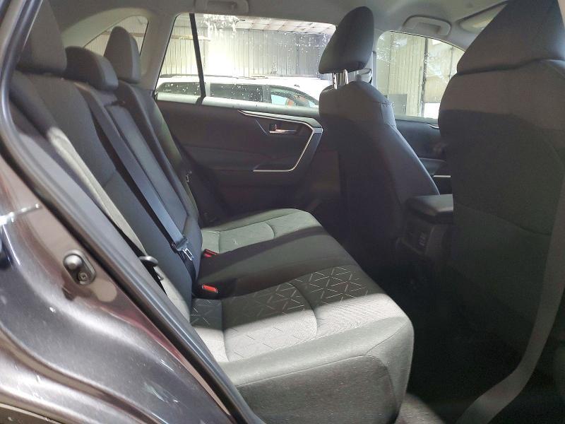 2025 TOYOTA RAV4 XLE — Фото 11 из 13