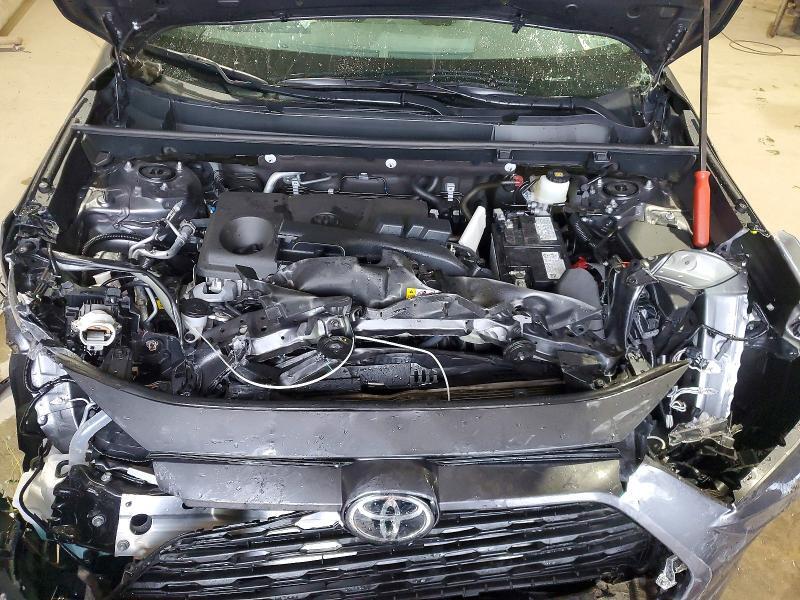 2025 TOYOTA RAV4 XLE — Фото 12 из 13