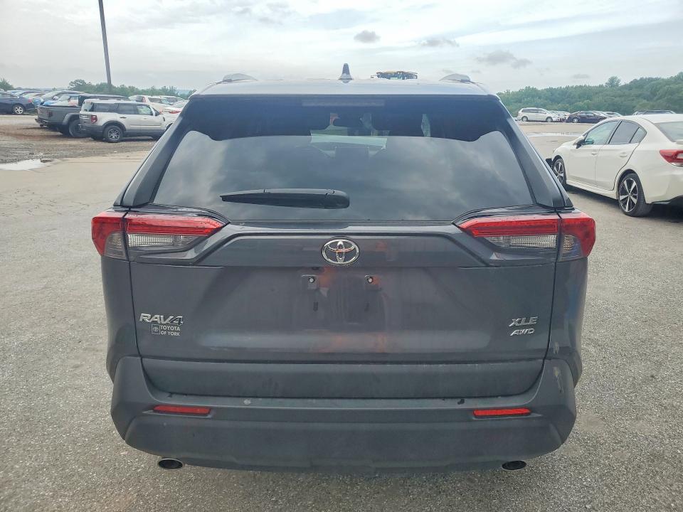 2025 TOYOTA RAV4 XLE — Фото 6 из 13