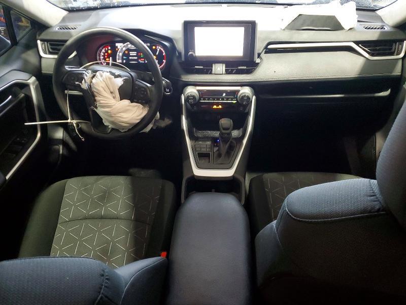 2025 TOYOTA RAV4 XLE — Фото 8 из 13