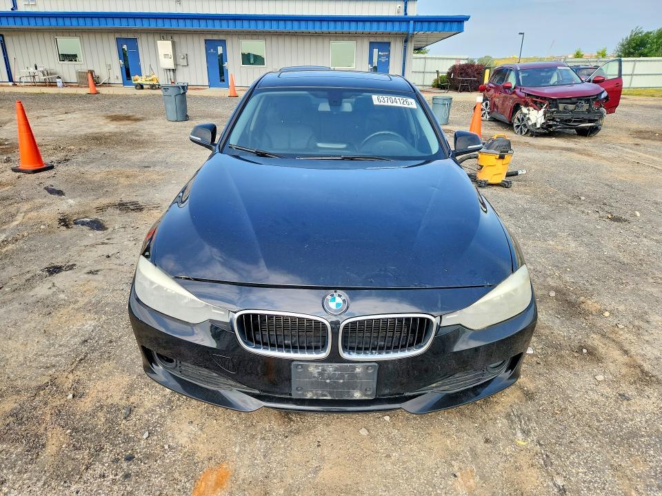 2014 BMW 320 I XDRIVE — Фото 5 из 12