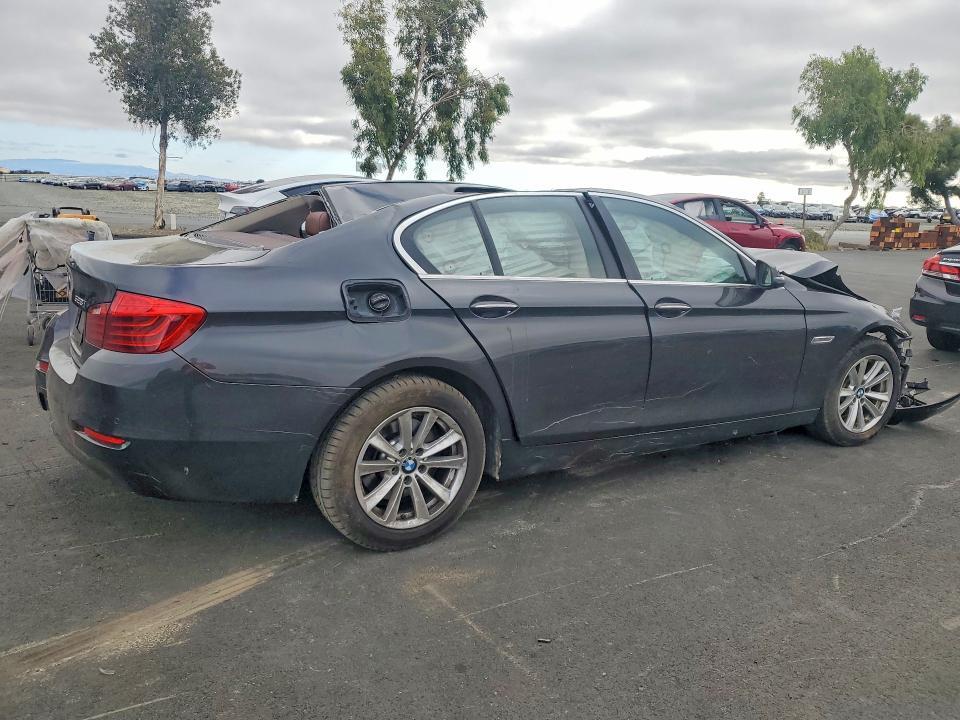WBA5A5C53ED506796 2014 BMW 528 photo no. 3