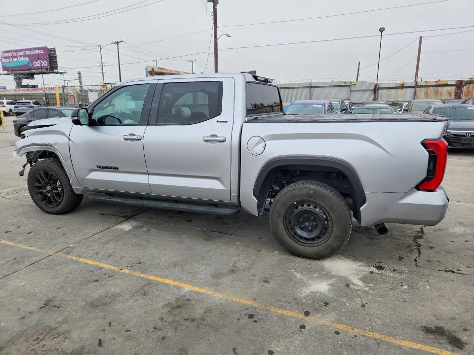 2025 TOYOTA TUNDRA — Фото 2 из 12