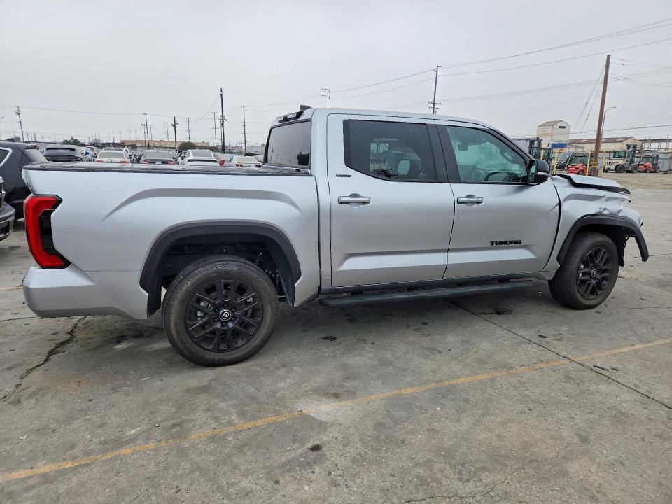 2025 TOYOTA TUNDRA — Фото 3 из 12