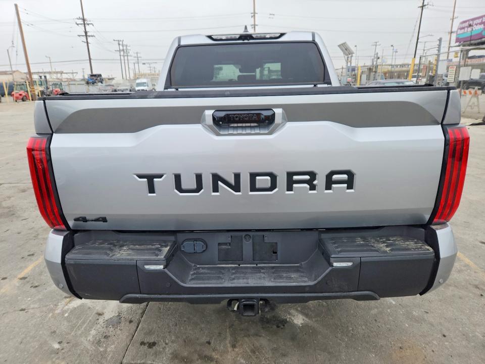 2025 TOYOTA TUNDRA — Фото 6 из 12