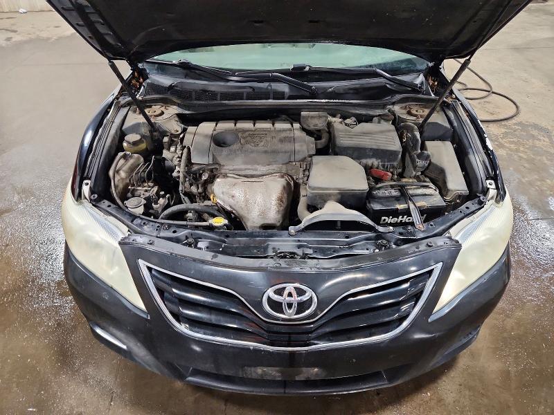 2011 TOYOTA CAMRY LE — Фото 11 из 12