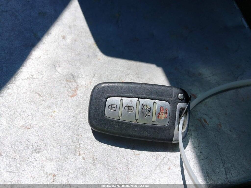 5NPEC4AB9BH298932 2011 HYUNDAI SONATA photo no. 11