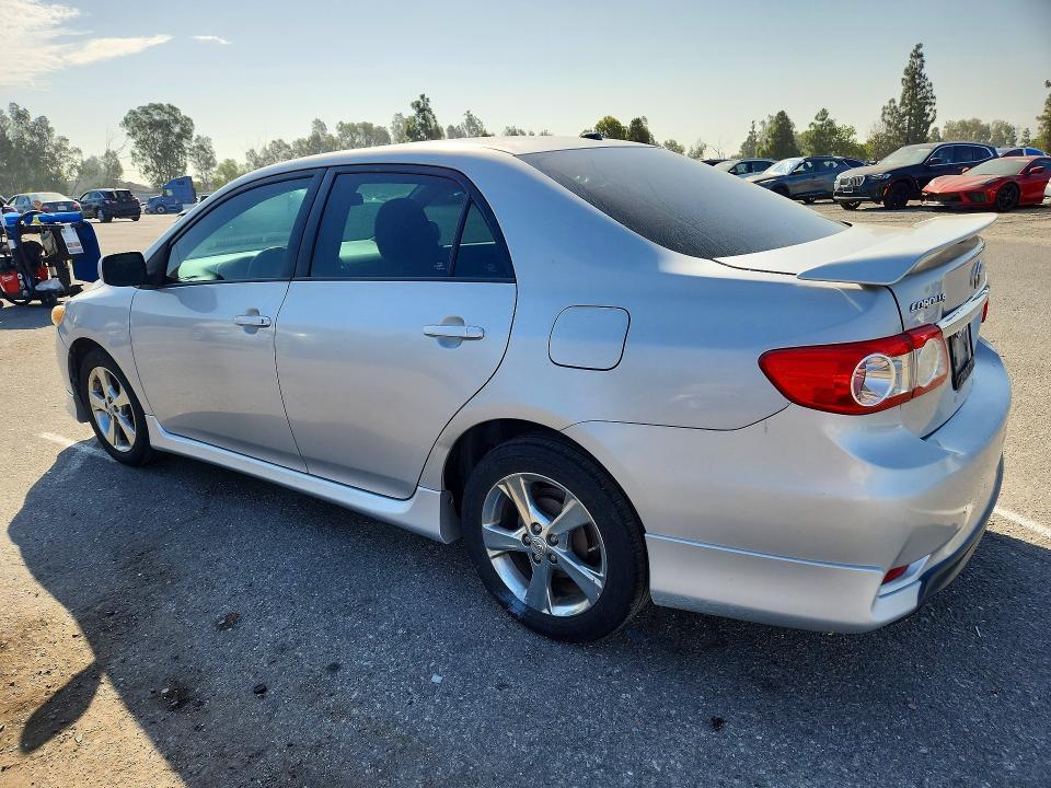 2T1BU4EE5BC613698 2011 TOYOTA COROLLA photo no. 2