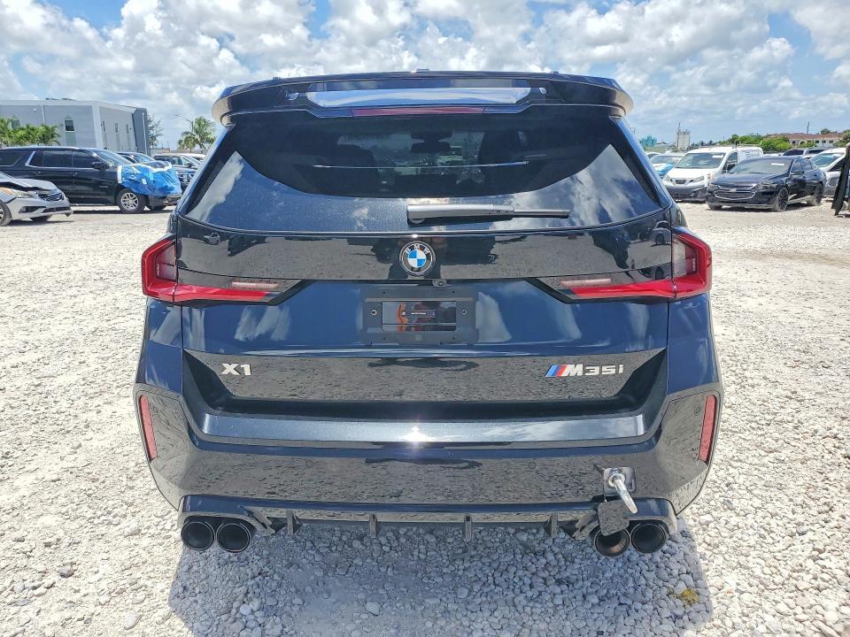2026 BMW X1 M35I — Фото 6 из 12