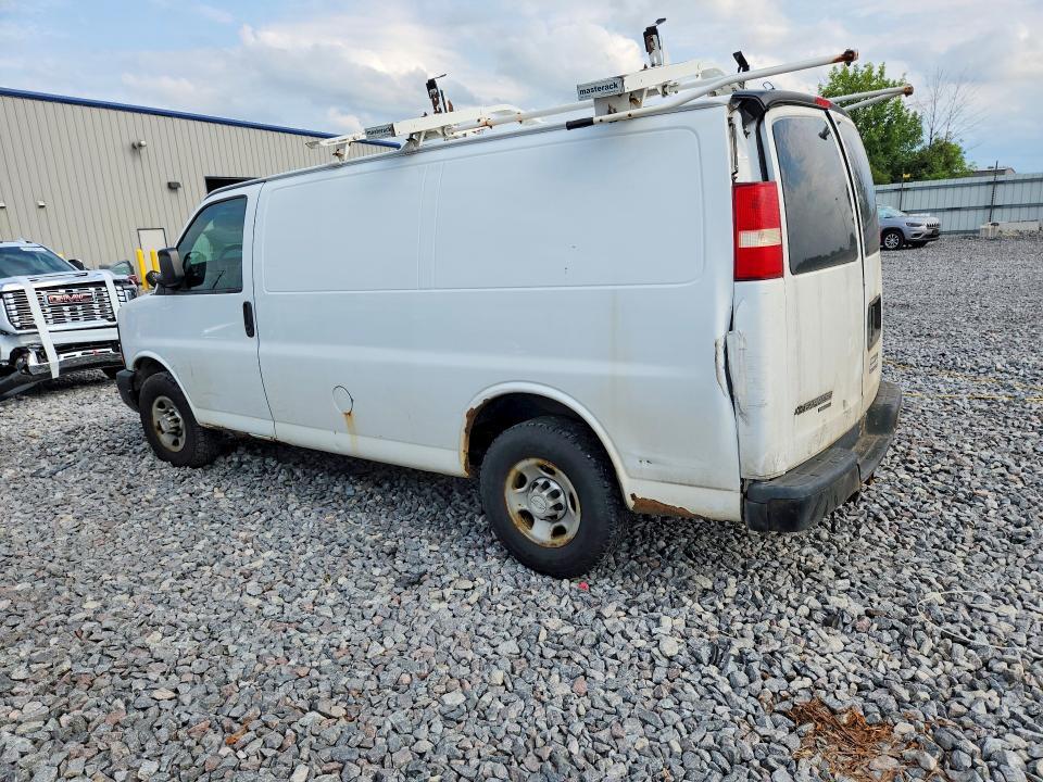 1GCWGFBA2E1199312 2014 CHEVROLET EXPRESS G2500 photo no. 2