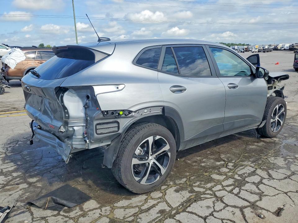 2026 CHEVROLET TRAX 1RS — Фото 3 из 14