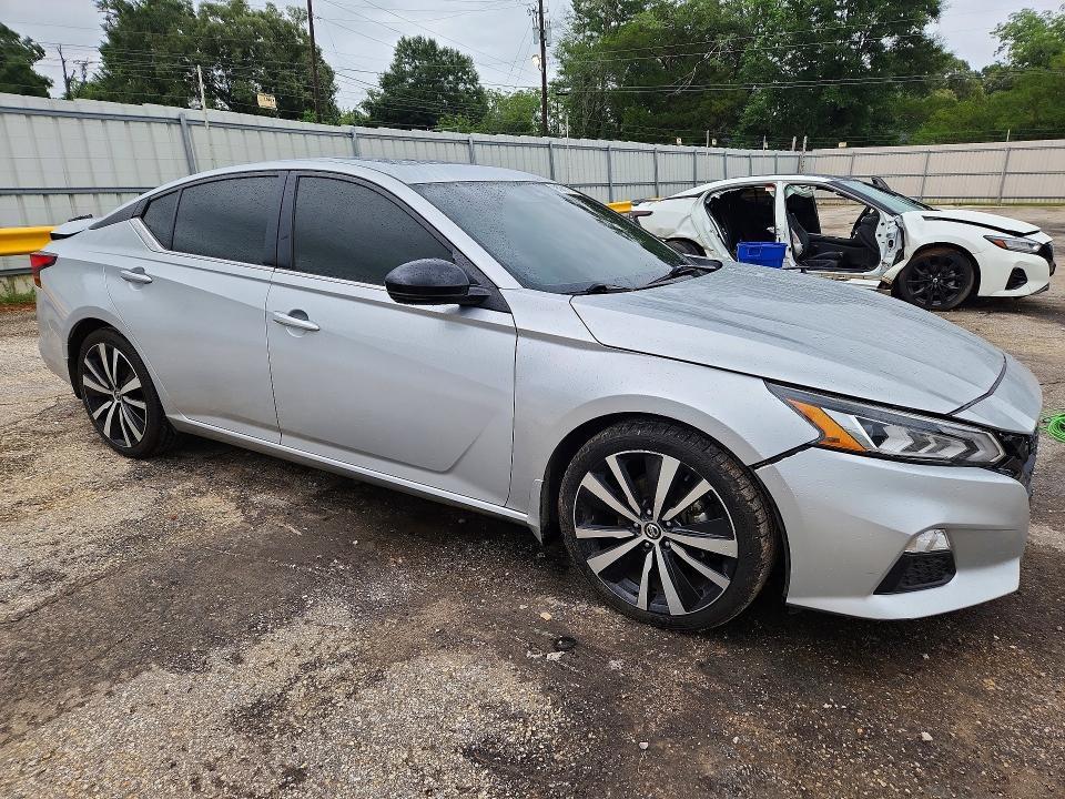 2021 NISSAN ALTIMA SR — Фото 4 из 12