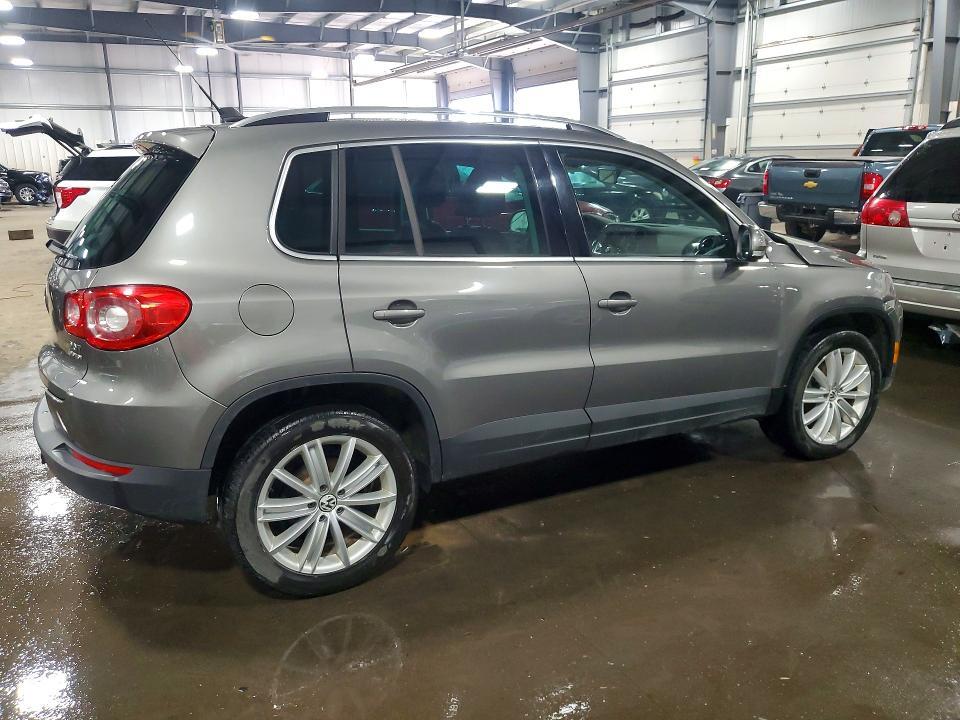 2011 VOLKSWAGEN TIGUAN S — Фото 3 из 12