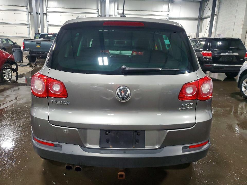 2011 VOLKSWAGEN TIGUAN S — Фото 6 из 12