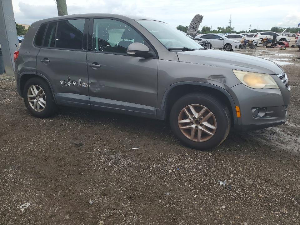 2011 VOLKSWAGEN TIGUAN S — Фото 4 из 13
