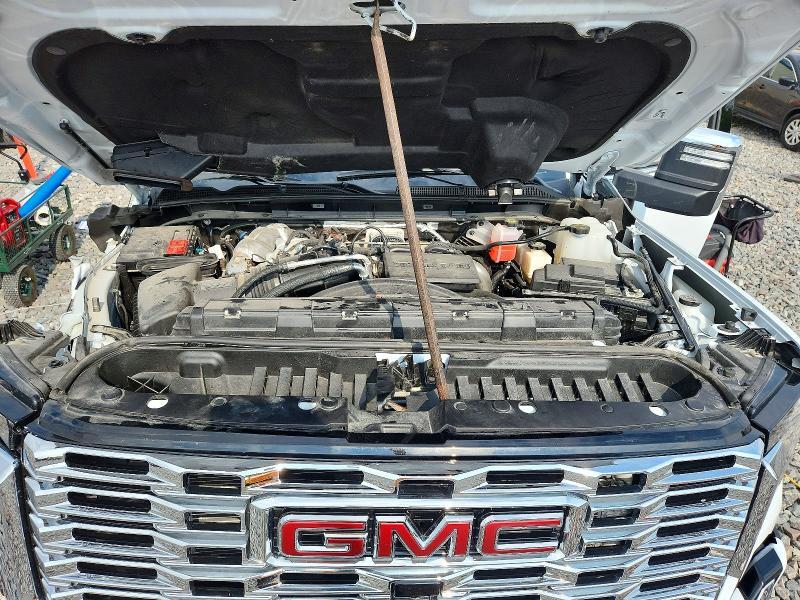 2026 GMC SIERRA K2500 DENALI — Фото 11 из 12