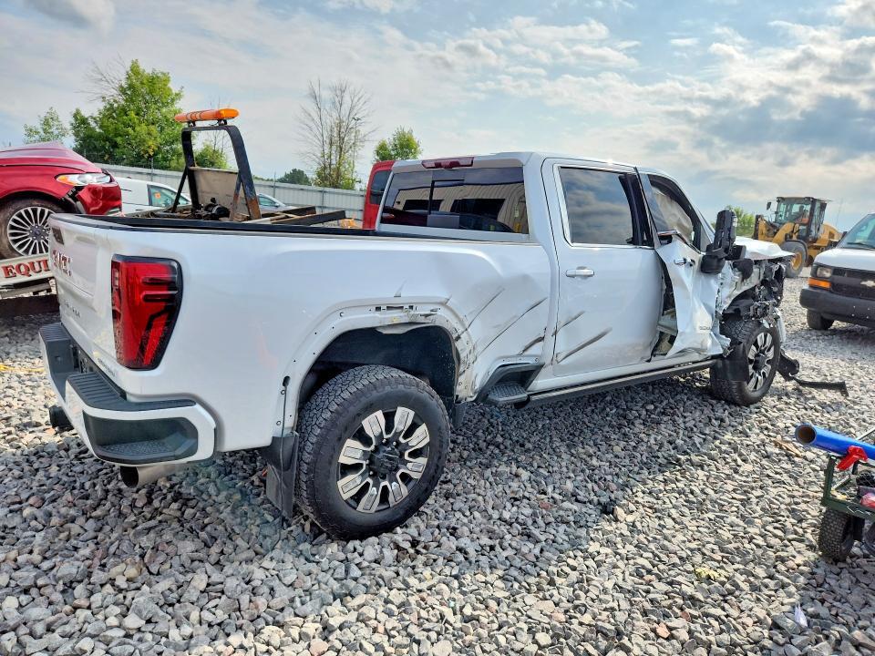 2026 GMC SIERRA K2500 DENALI — Фото 3 из 12